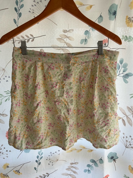 Simons Dresses & Skirts - Simons Twik Floral Elastic-Waist Mini Skirt in Pastel Yellow